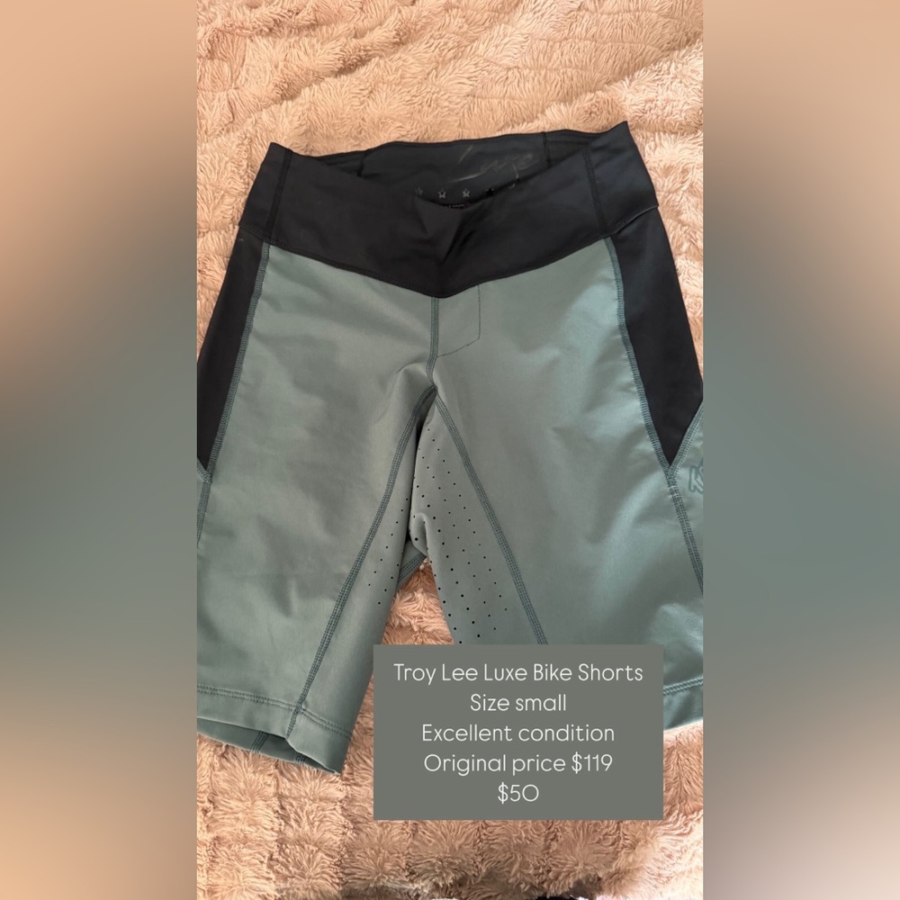 Troy Lee Women's Luxe Bike Shorts - Black and Gray